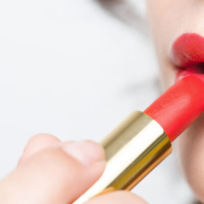 Tips and Tricks to Choose the Best Lipstick Finish